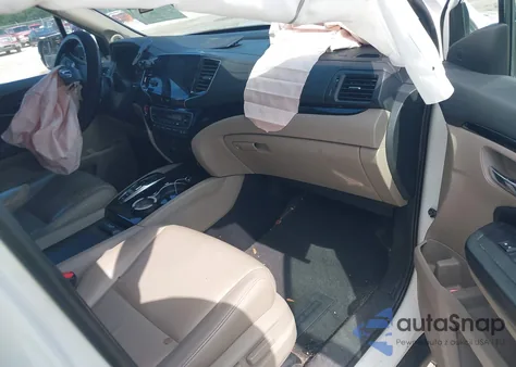 2019 Honda Pilot Touring z USA, uszkodzony, nr VIN 5FNYF5H9XKB001842